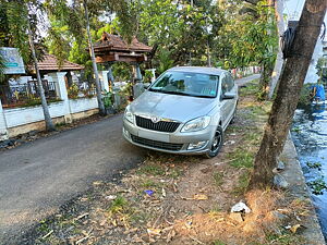 Second Hand Skoda Rapid Ambition 1.6 TDI CR MT in Alappuzha