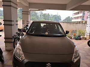 Second Hand Maruti Suzuki Swift VXi AMT in Guntur