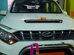 Second Hand Mahindra NuvoSport N8 in Satna