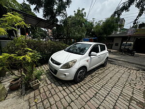 Second Hand Hyundai i20 Magna (O) 1.2 in Ghaziabad