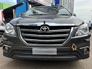 Second Hand Toyota Innova 2.5 ZX 7 STR BS-III in Ramanathapuram