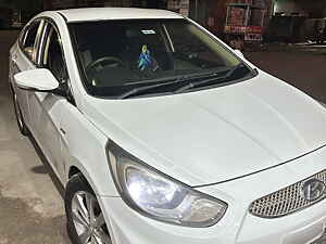 Second Hand हुंडई वरना फ़्लूइडिक 1.6 vtvt sx in सोलापुर