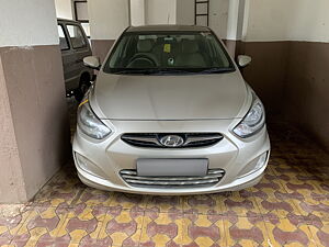 Second Hand Hyundai Verna Fluidic 1.6 CRDi SX in Mumbai