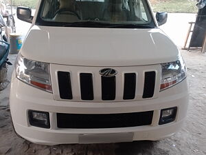 Second Hand Mahindra TUV300 T4 Plus in Shahjahanpur