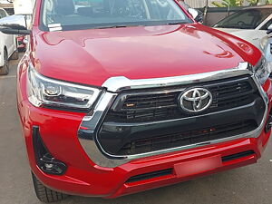 Second Hand Toyota Hilux High 4X4 AT in Faridabad