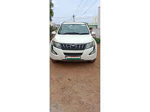 Second Hand महिंद्रा XUV500 w10 in कुरनूल