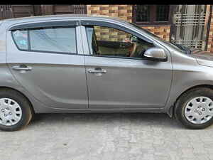 Second Hand हुंडई i20 मैग्ना 1.2 in रेवरी