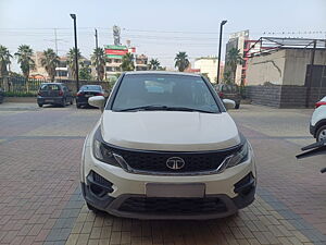 Second Hand Tata Hexa XM 4x2 7 STR in Greater Noida