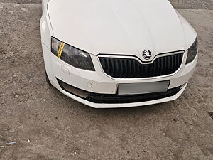 Second Hand Skoda Octavia Elegance 2.0 TDI AT in Mumbai