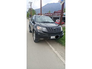 Second Hand Mahindra XUV500 W8 in Srinagar