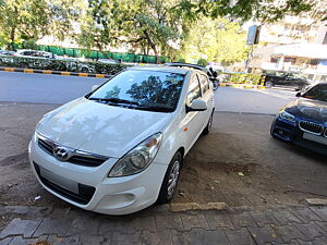 Second Hand Hyundai i20 Magna 1.2 in Ahmedabad