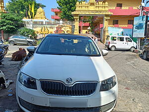 Second Hand Skoda Octavia 2.0 TDI CR Style Plus AT in Jabalpur