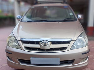 Second Hand Toyota Innova 2.0 V in Bangalore