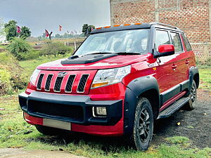 Second Hand Mahindra TUV300 T8 in Ashta