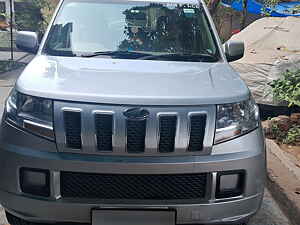 Second Hand महिंद्रा tuv300 t6 in फ़िरोज़ाबाद