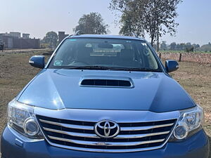 Second Hand Toyota Fortuner 3.0 4x4 MT in Dehradun