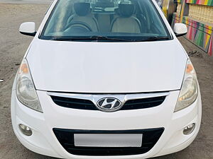 Second Hand Hyundai i20 Asta 1.2 with AVN in Mahad