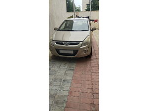 Second Hand Hyundai i20 Asta 1.4 CRDI with AVN 6 Speed in Gandhidham