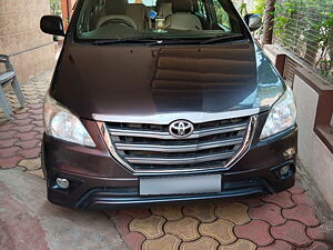 Second Hand Toyota Innova 2.5 G BS IV 8 STR in Nashik