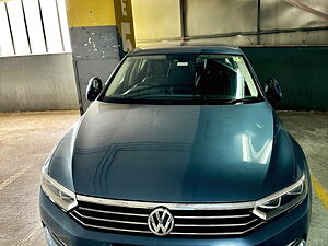 Second Hand Volkswagen Passat Comfortline Connect in Bangalore