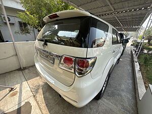 Second Hand Toyota Fortuner 4x2 AT in Anand