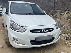 Second Hand Hyundai Verna Fluidic 1.6 CRDi in Mumbai