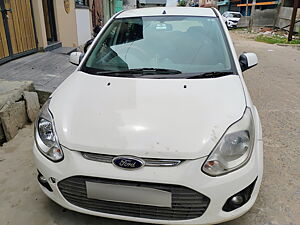 Second Hand Ford Figo Duratorq Diesel Titanium 1.4 in Kareli