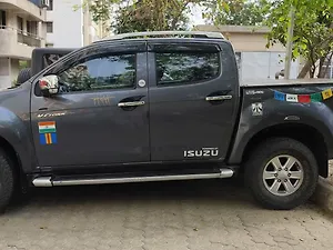 Second Hand इसुज़ू डी-मैक्स वी-क्रॉस 4x4 in ग्रेटर नोएडा