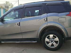 Second Hand महिंद्रा XUV500 w8 in अहमेदनगर