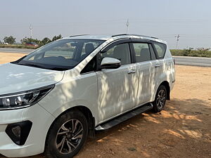 Second Hand Toyota Innova Crysta VX 2.4 8 STR in Anantapur