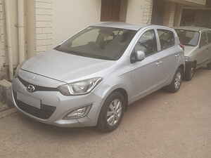 Second Hand हुंडई i20 स्पोर्ट्ज़ 1.4 crdi in बालनगीर