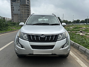 Second Hand महिंद्रा XUV500 w10 ऑटोमैटिक in अहमदाबाद