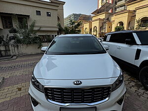 Second Hand Kia Carnival Limousine Plus 7 STR in Ahmedabad