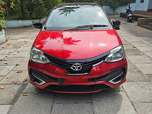 Second Hand Toyota Etios Liva V Dual Tone in Thalassery