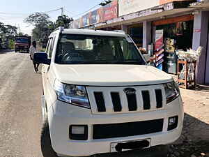 Second Hand महिंद्रा tuv300 t6 in सिब्सागर