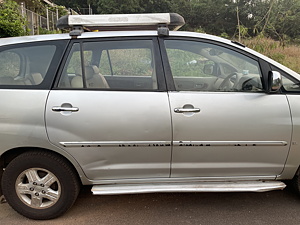 Second Hand Toyota Innova 2.5 V 8 STR in Margao