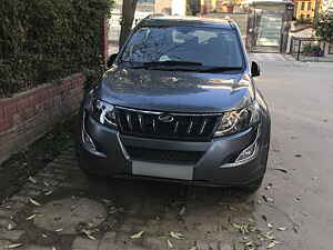 Second Hand महिंद्रा XUV500 w6 1.99 in गुड़गांव