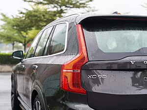 Second Hand வால்வோ  xc90 b6 அல்டிமேட் in டெல்லி