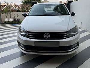 Second Hand Volkswagen Vento Highline Plus 1.5 AT (D) 16 Alloy in Hanumangarh