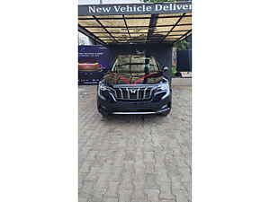 Second Hand மஹிந்திரா  xuv700 AX5 டீசல் 7 சீட்டர் in புஜ்