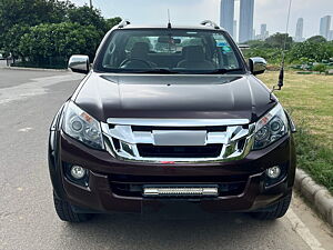 Second Hand Isuzu D-Max V-Cross 4x4 in Chandigarh