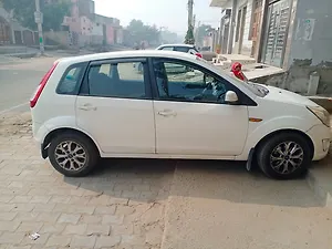 Second Hand फ़ोर्ड फिगो ड्यूराटोर्क डीज़ल टाइटेनियम 1.4 in रोहतक