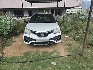 Second Hand टोयोटा इटियोस लीवा वी ड्यूल टोन in राजमुंदरी
