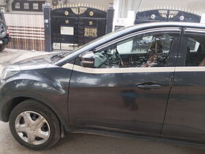 Second Hand Tata Nexon XM Diesel in Ghaziabad