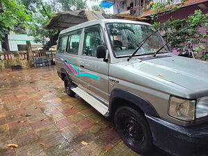 Second Hand Toyota Qualis FS F3 in Vapi