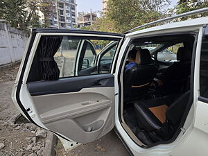 Second Hand Mahindra Marazzo M4 8 STR in Navi Mumbai