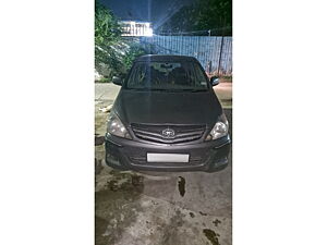 Second Hand Toyota Innova 2.5 GX 7 STR in Bhopal