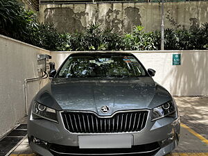 Second Hand Skoda Superb L&K TSI AT in Delhi