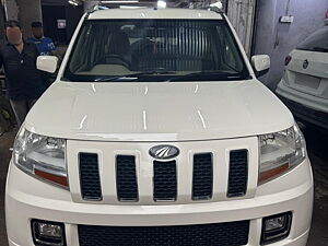 Second Hand Mahindra TUV300 T8 in Surat