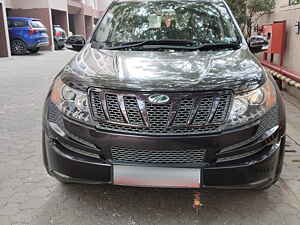 Second Hand महिंद्रा XUV500 w8 in पुणे